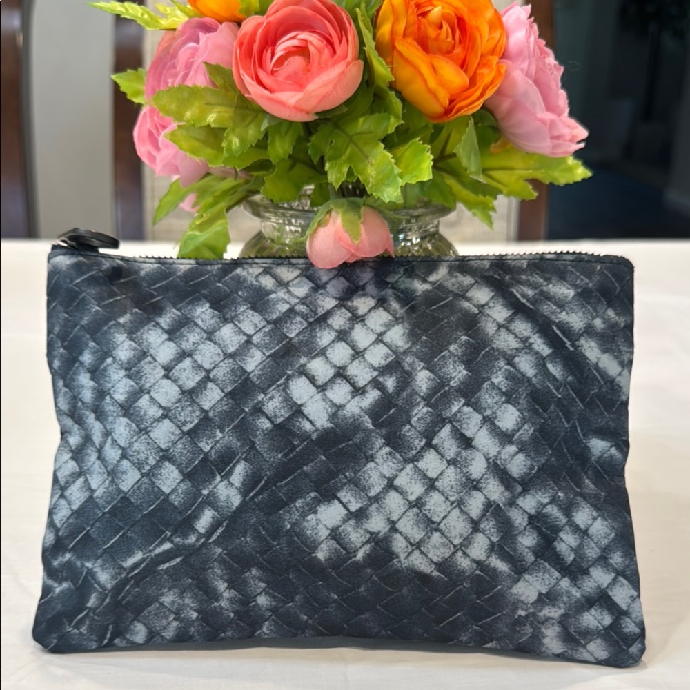 Authentic Bottega Veneta Chic Black and Gray Cosmetic Bag - Picture 2 of 13